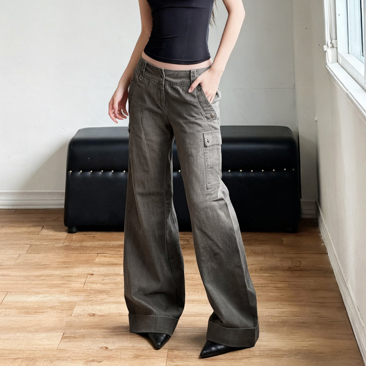 Retro low waisted straight leg workwear style slimming jeans